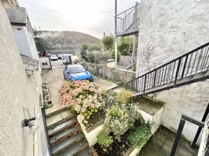 Photo 27- click for photo gallery